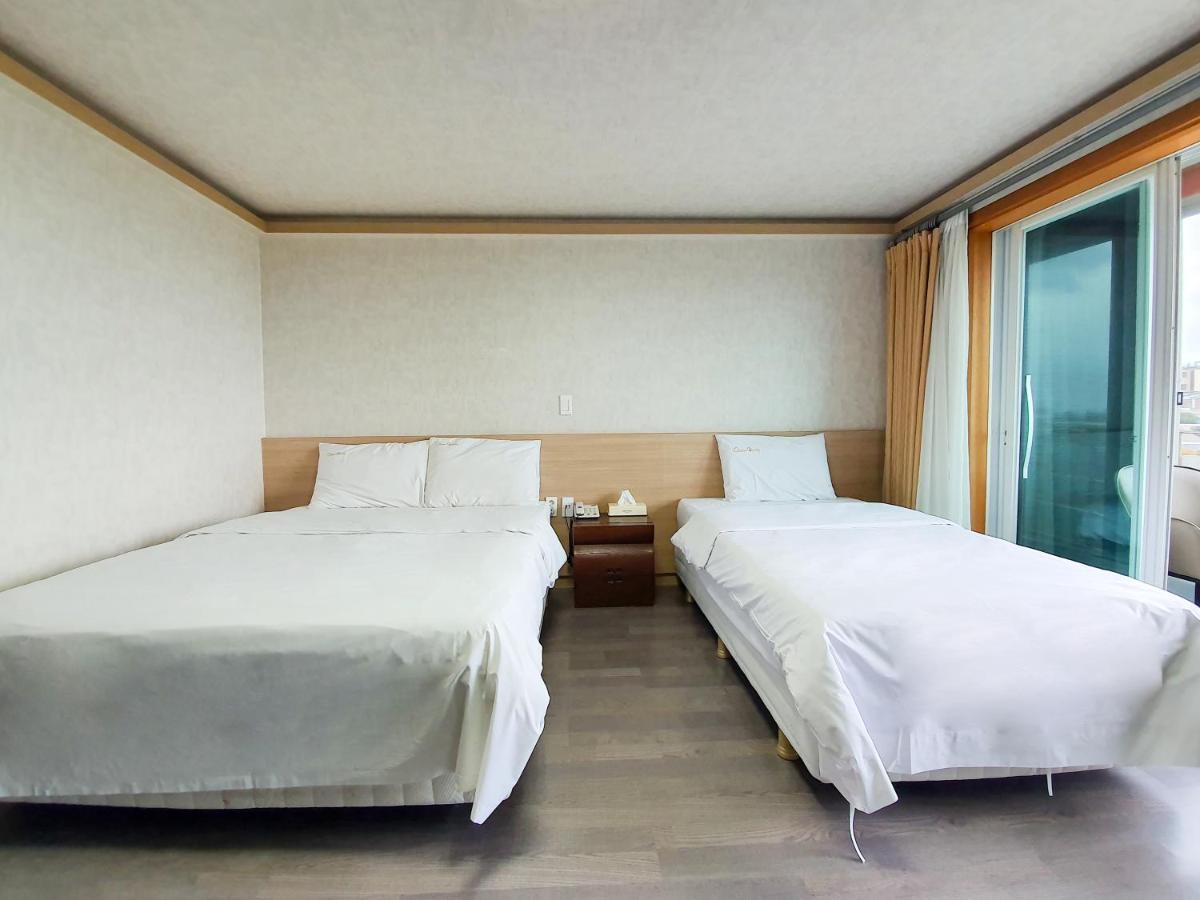 Jeju Ocean Family Hotel Екстер'єр фото