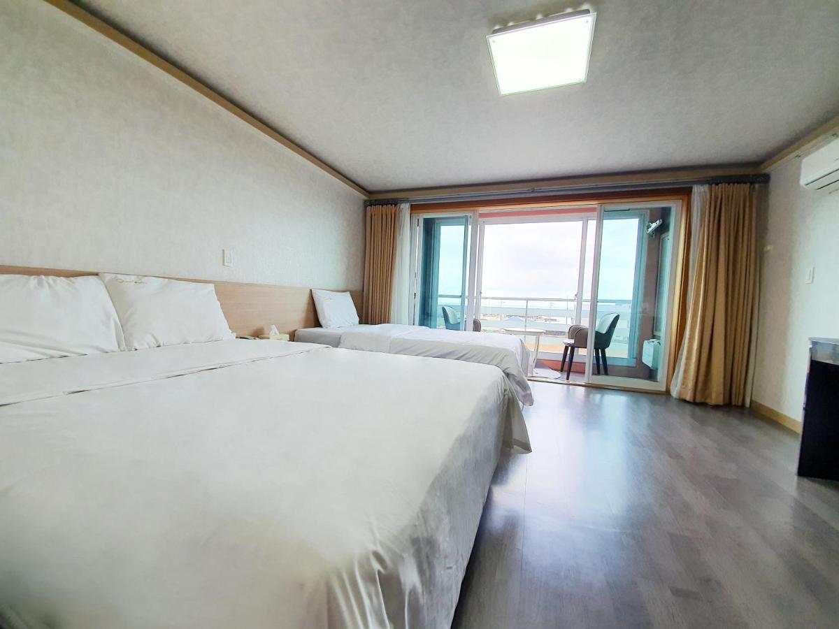 Jeju Ocean Family Hotel Екстер'єр фото