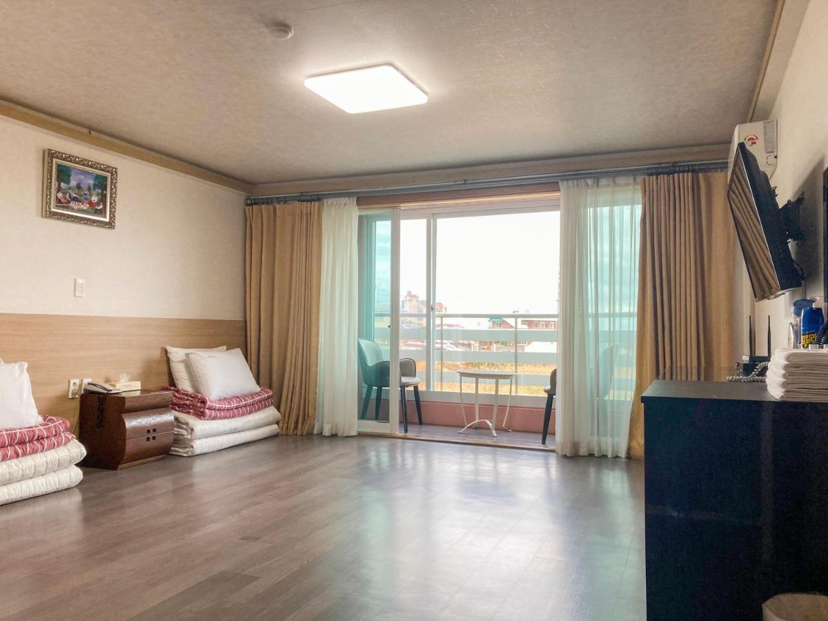 Jeju Ocean Family Hotel Екстер'єр фото