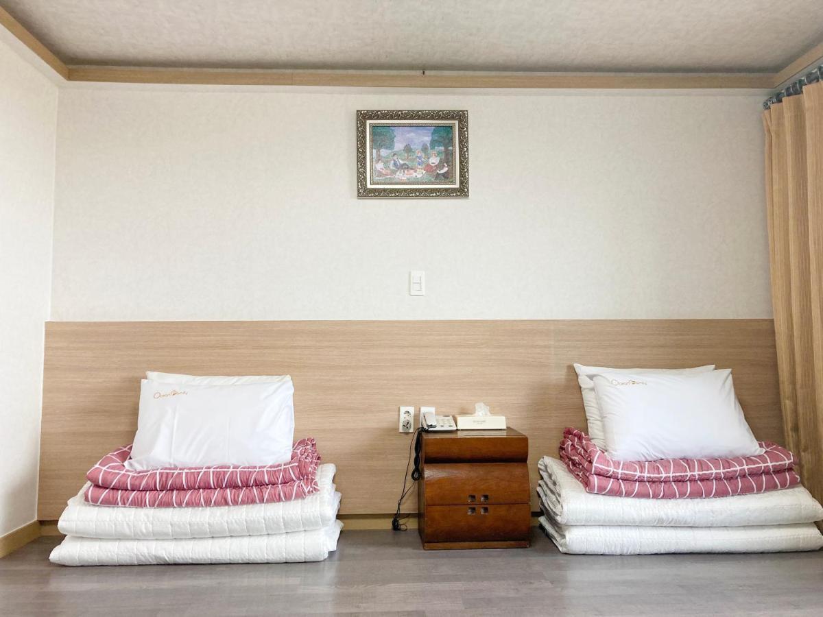 Jeju Ocean Family Hotel Екстер'єр фото