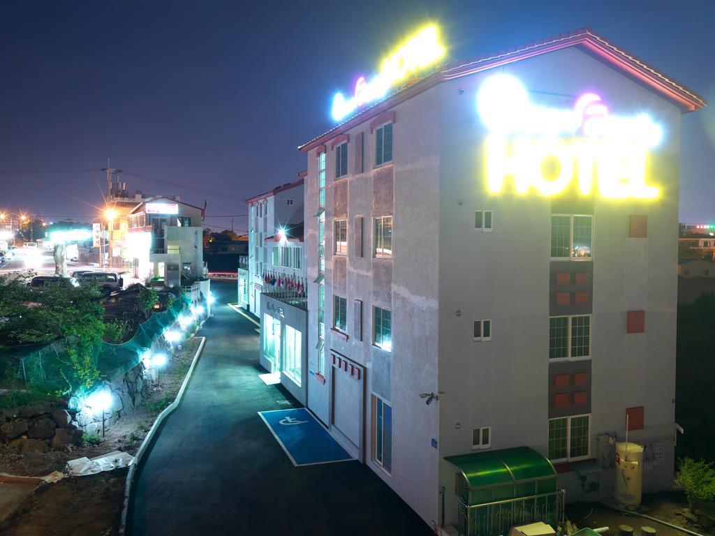 Jeju Ocean Family Hotel Екстер'єр фото