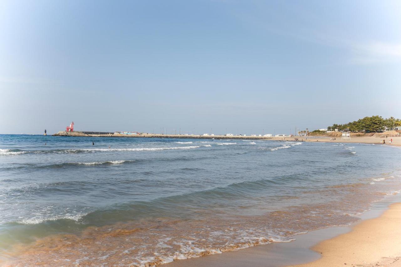 Jeju Ocean Family Hotel Екстер'єр фото